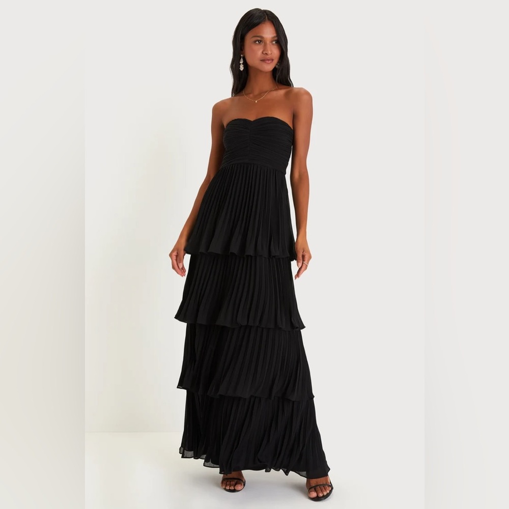 NEW! LULUS Black strapless dress